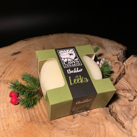 Caws Cenarth Mature cheddar With Leek